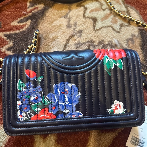 NWT Tory Burch Fleming soft printed wallet crossbody in navy tea rose - Picture 2 of 5